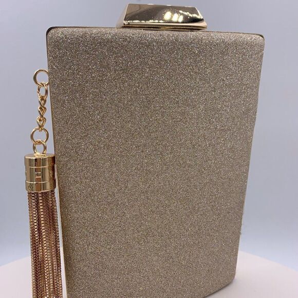 NWOT, hard/clam shell/wristlet/cross body purse/bag, champagne colour, crystals - Picture 3 of 15